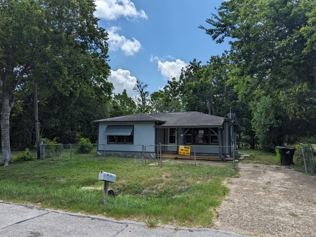 Building Photo - 411 Burnet St Rental