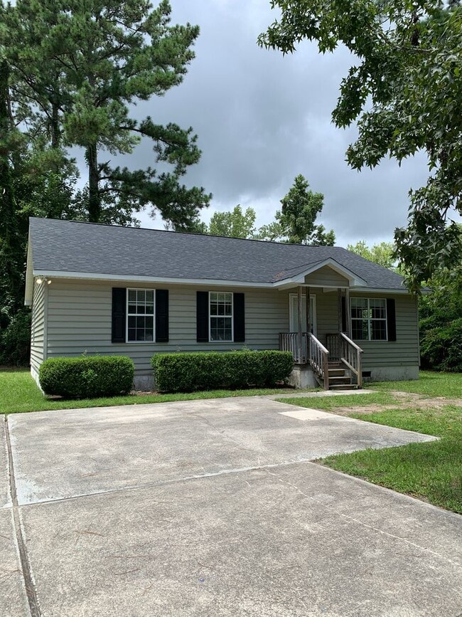Photo - $500 OFF 1ST MONTH'S RENT! Water/Sewer/Tra...