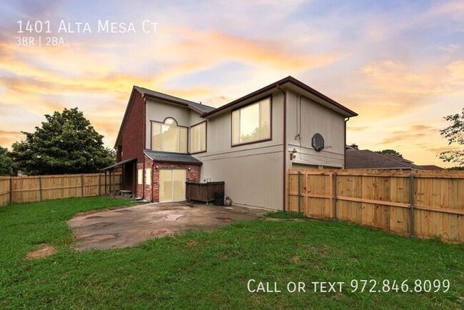 Building Photo - 1401 Alta Mesa Ct