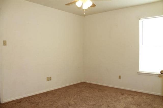 Photo - 1424 Walters Dr