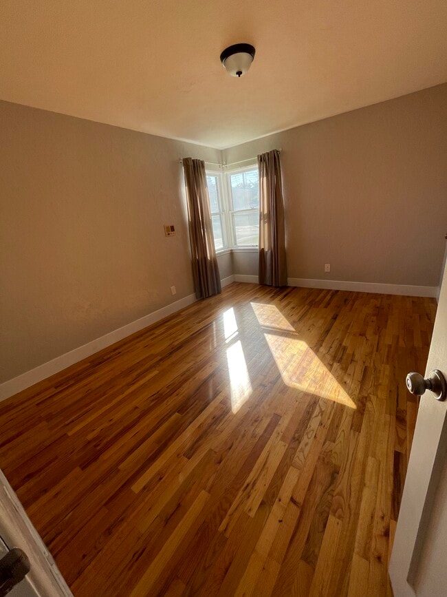 Photo - 8921 E Broadway Ave