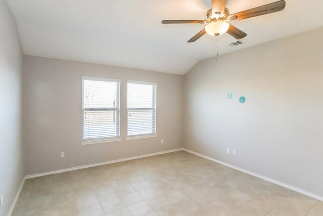 Photo - 806 Platinum Dr