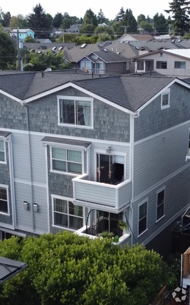 Building Photo - 2637 NW 56th St Rental