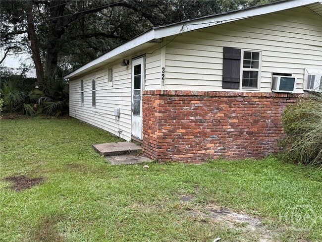 Photo - 321 Strickland St