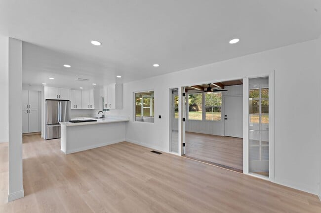 Photo - RV/trailer parking