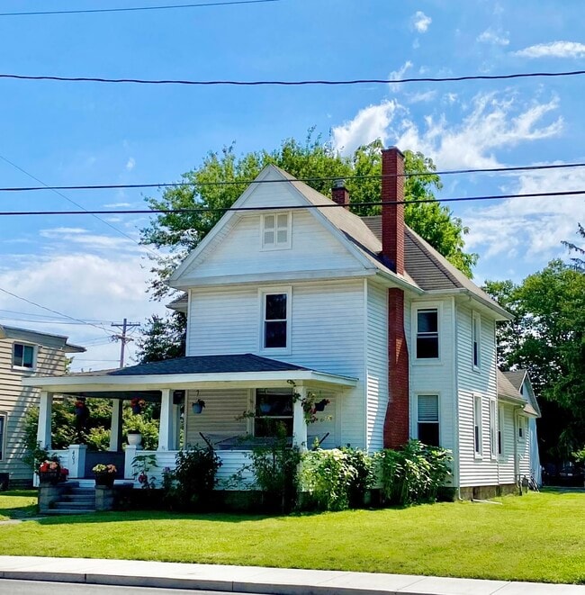 Photo - 403 S Main St