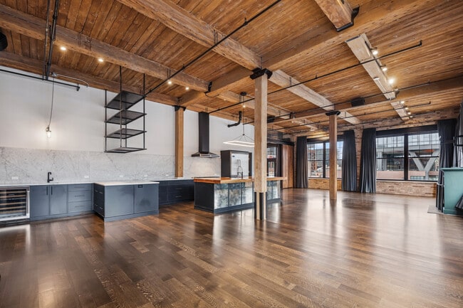 Photo - 1000 W Washington Blvd