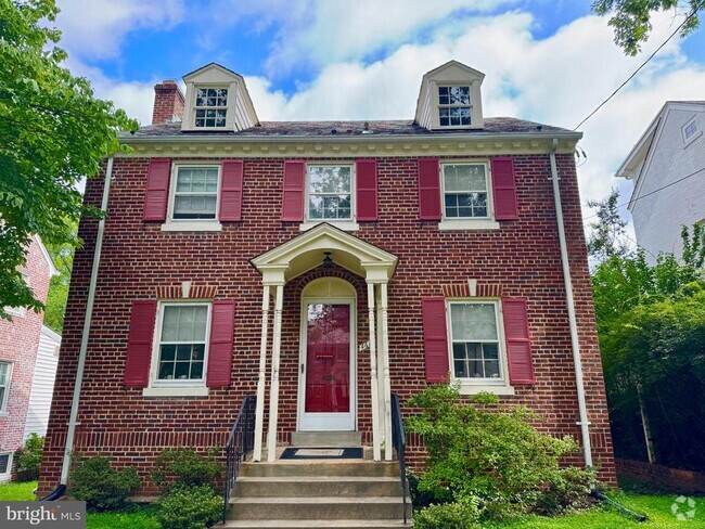 Building Photo - 4619 Yuma St NW Rental