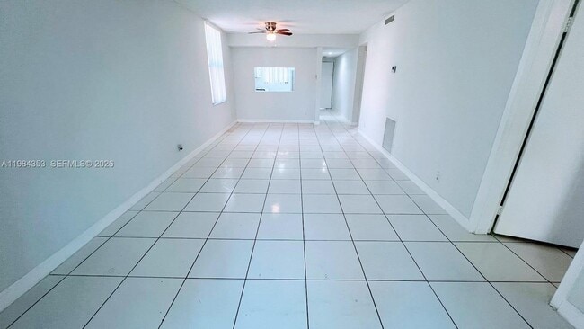 Photo - 8429 Forest Hills Dr Unit 305