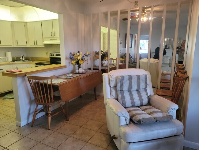 Building Photo - 5773 La Paseos Dr Unit C1