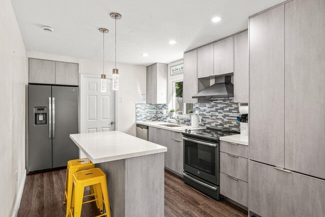 Photo - 1121 N 66 Terrace