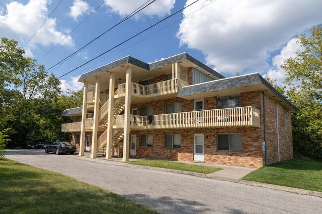 Building Photo - 801 N Ann St Unit 9