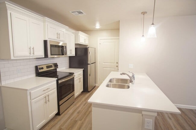 Photo - 4310 NE 119th St