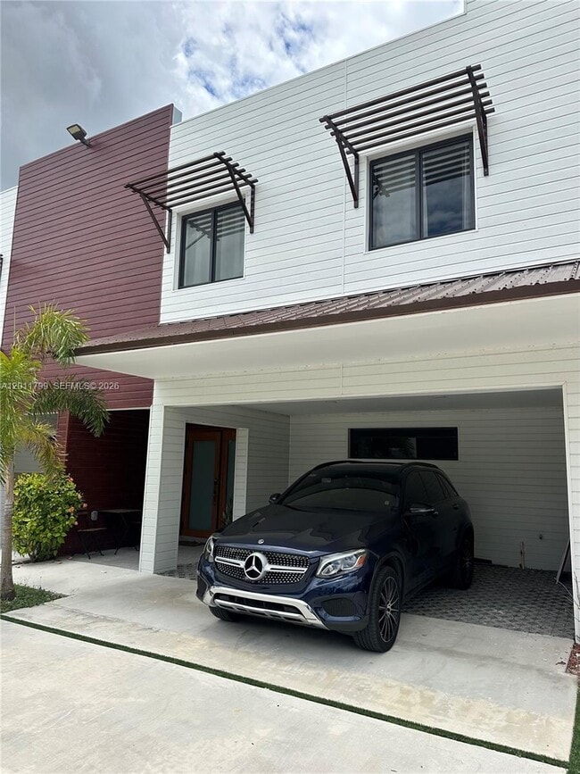 Photo - 958 NW 10th St