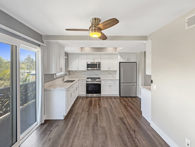 Photo - 825 Normark Terrace