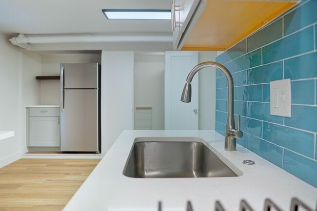 Building Photo - 1364 Lafayette St Unit 3