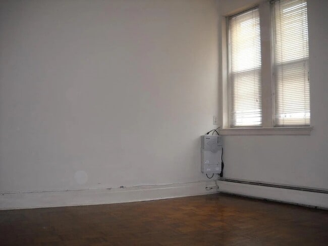 Photo - 570 Bloomfield Ave Unit APT 4