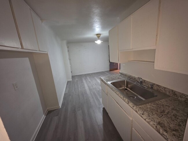 Building Photo - 1815 Cleveland Ave Unit 3