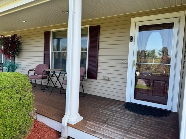 Photo - 218 Rangeway Rd