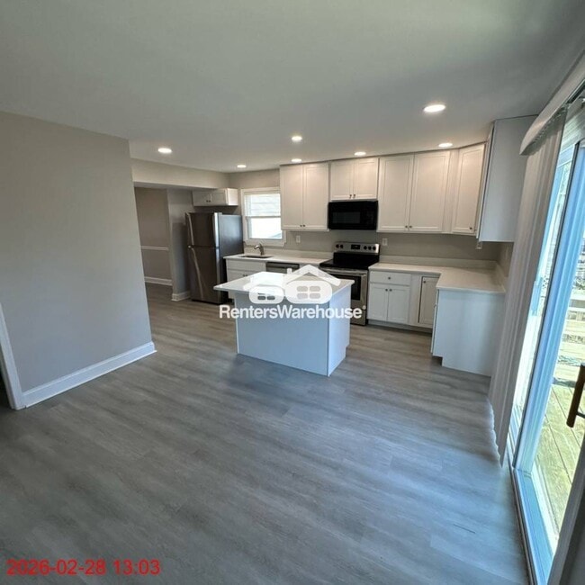 Photo - 647 Saltzman Rd