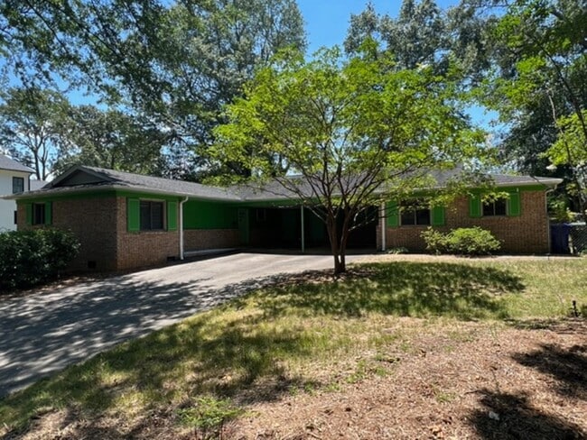 Building Photo - So Close to Downtown Greenville - this VER...