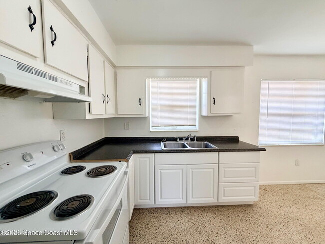 Photo - 1590 S Deleon Ave
