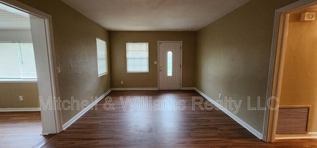 Photo - 5067 Kerle St