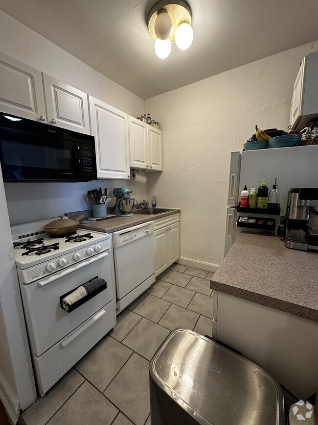 Building Photo - 408 Washington St Unit 6 Rental