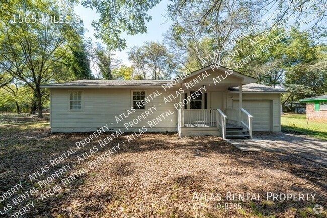 Building Photo - 1565 Miles St Rental