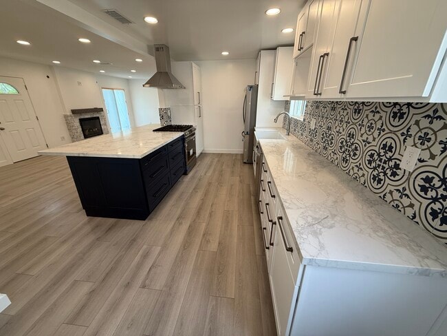 Photo - 11614 Riverside Dr Unit 11614