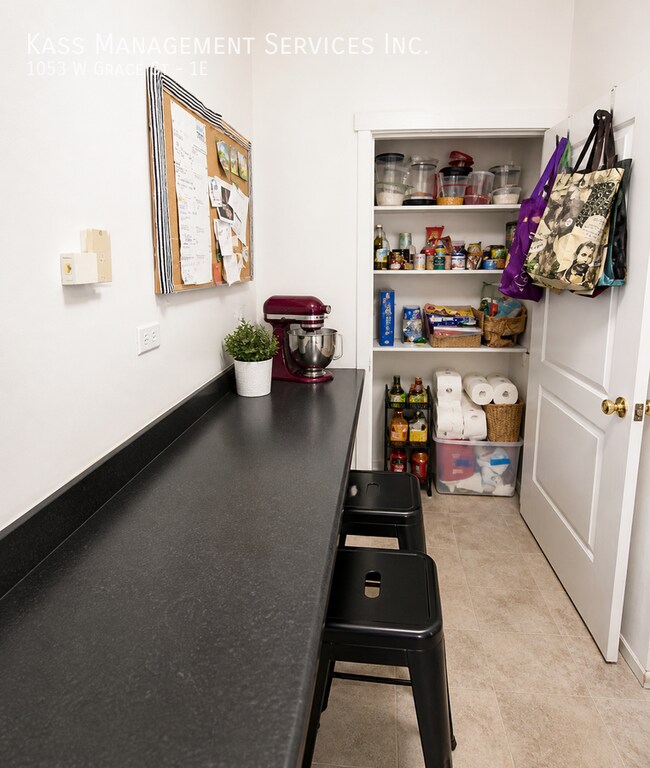 Photo - 1053 W Grace St Unit 1E