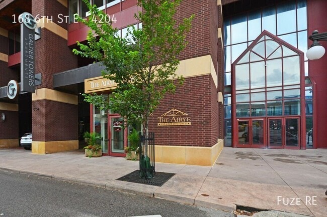 Photo - 168 6th St E Casa