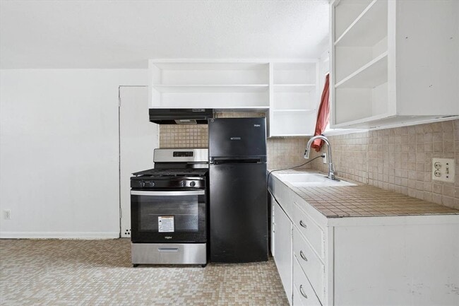 Photo - 806 W 32nd St