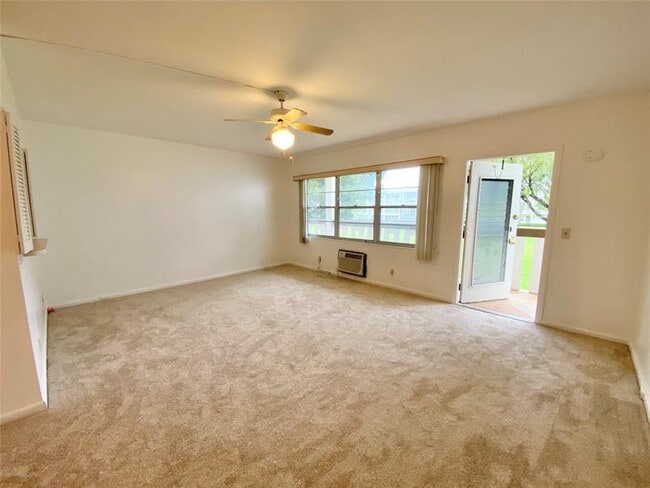 Photo - 149 Mansfield D Unit D
