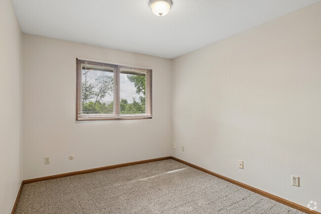 2BD, 1BA - 925SF - Second Bedroom
