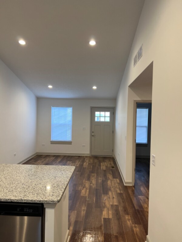 Photo - 415 Stewart Ct