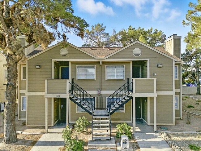 Building Photo - First floor 2-Bedroom, 1-Bath with Firepla... Unit D Rental