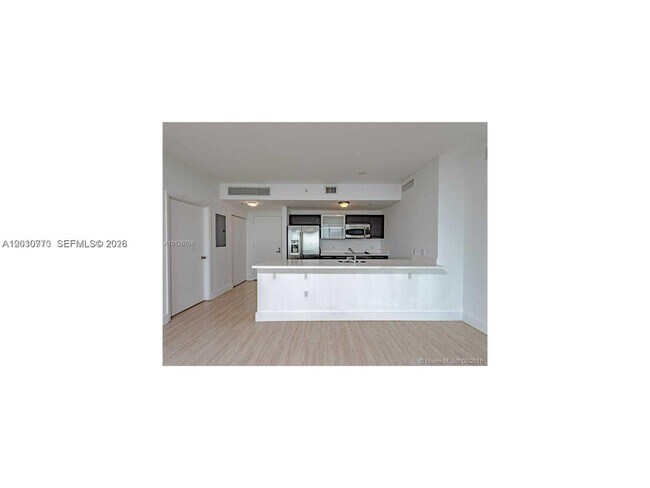 Photo - 90 SW 3rd St Unidad 2609