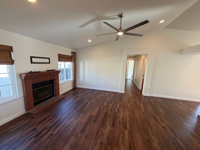 Photo - 4374 Woodmere Rd