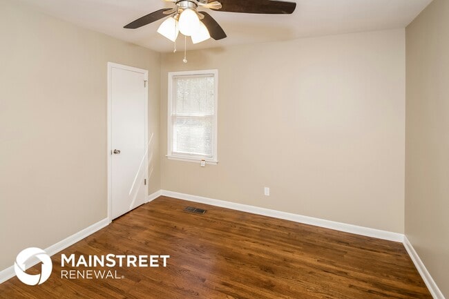 Photo - 448 Sunhill Rd NW