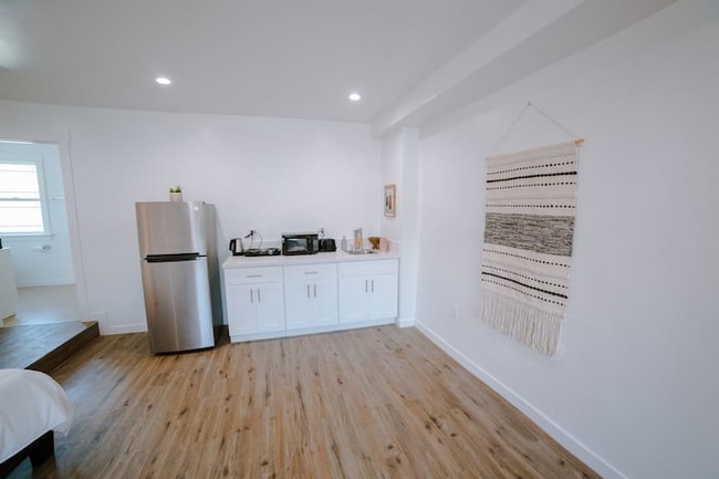 5648 Berkshire Dr Unidad 5646-A