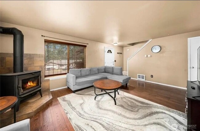 Photo - 7923 Incline Ct SE