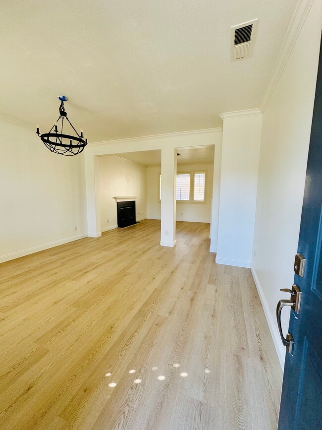 Photo - 15 Ametrine Way