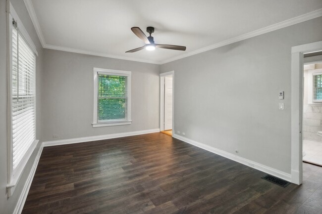 Photo - 2078 Linden Ave