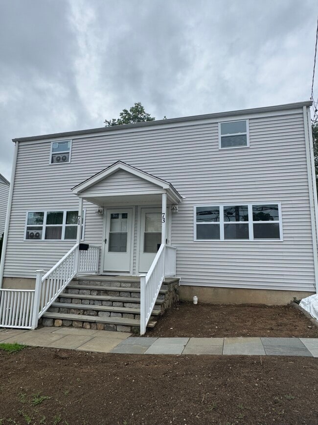 Building Photo - 73 Ferris Ave Unit 73 Ferris Avenue