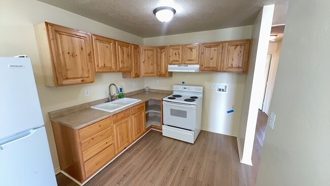 Building Photo - 4943 W 4100 S Unit #3
