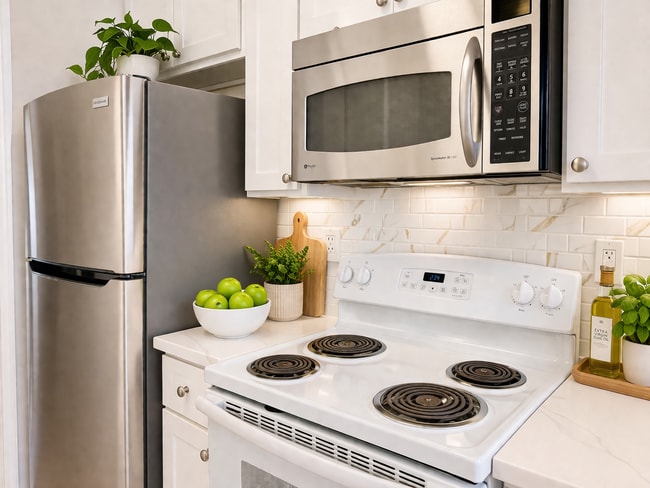 Building Photo - 21 Greenwood St Unit 10