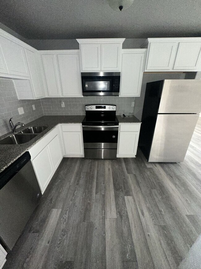 Photo - AVAILABLE NOW! (SECTION 8 ACCEPTED)
