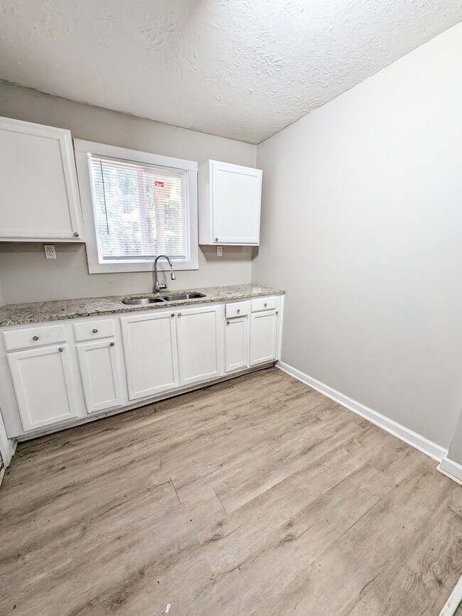 Photo - 2924 Springside Pl SE