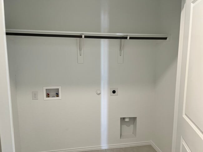 Photo - 2649 Kingsman Dr